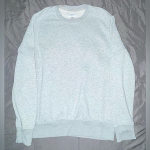 Mens grey comfy crewneck sweatshirt!